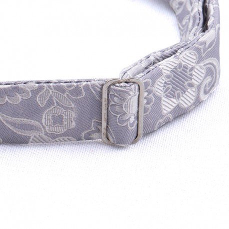 GRIS, FLEURS BLANCHES