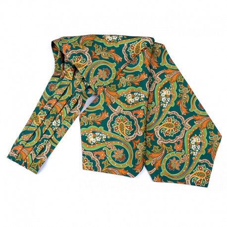 GREEN, CASHMERE AND WHITE FLOWERS